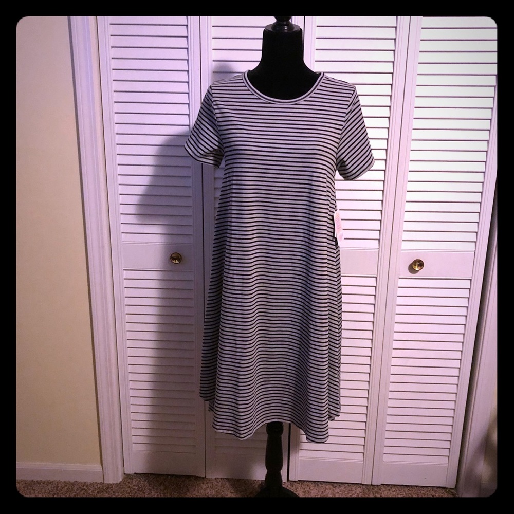 Lularoe gray and black strip Carly